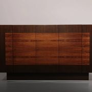 Magnifique grande unité murale avec beaucoup d'espace de rangement et un cabinet de bar, 1970.