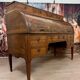 Bureau à cylindre de centre en noyer, époque Louis XVI