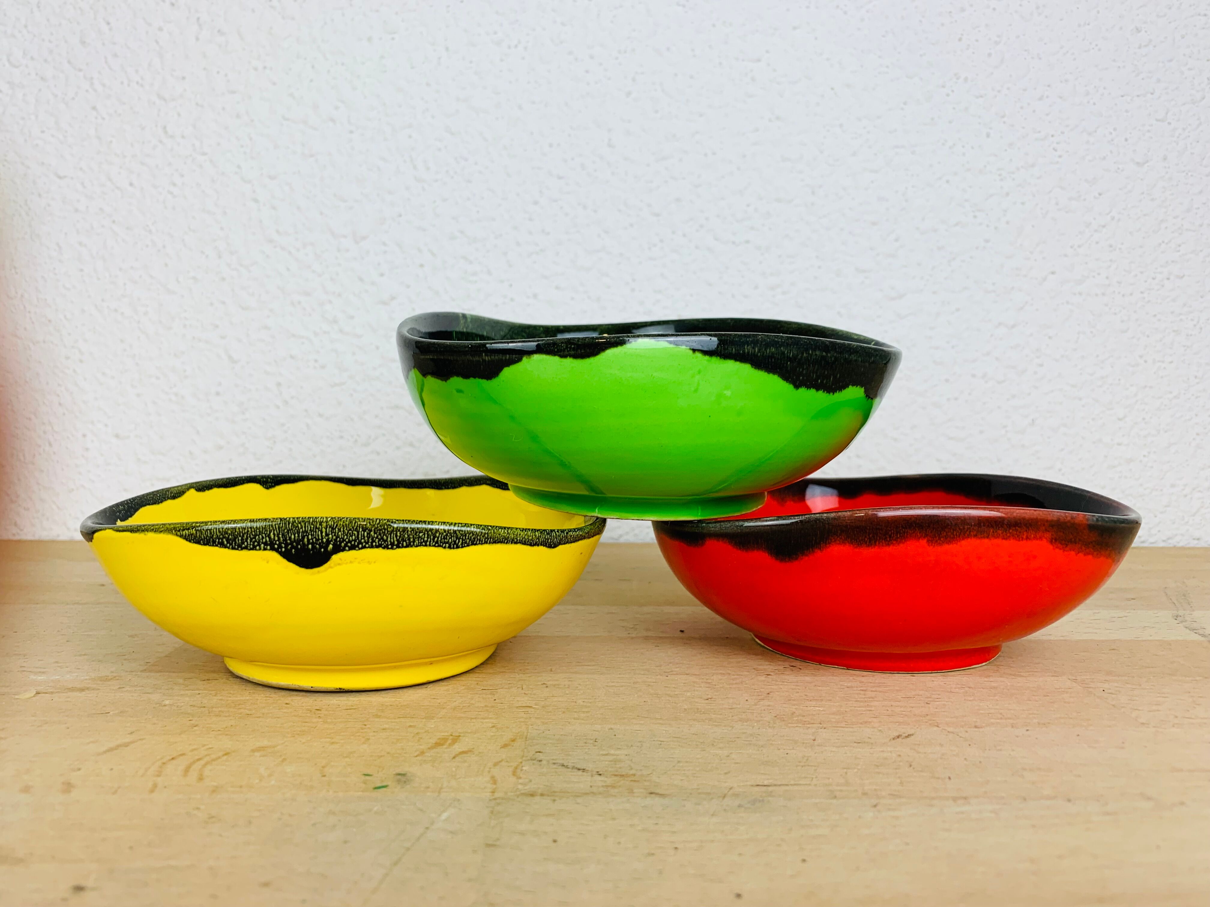 Trio of colorful ramekins 50s, ceramic