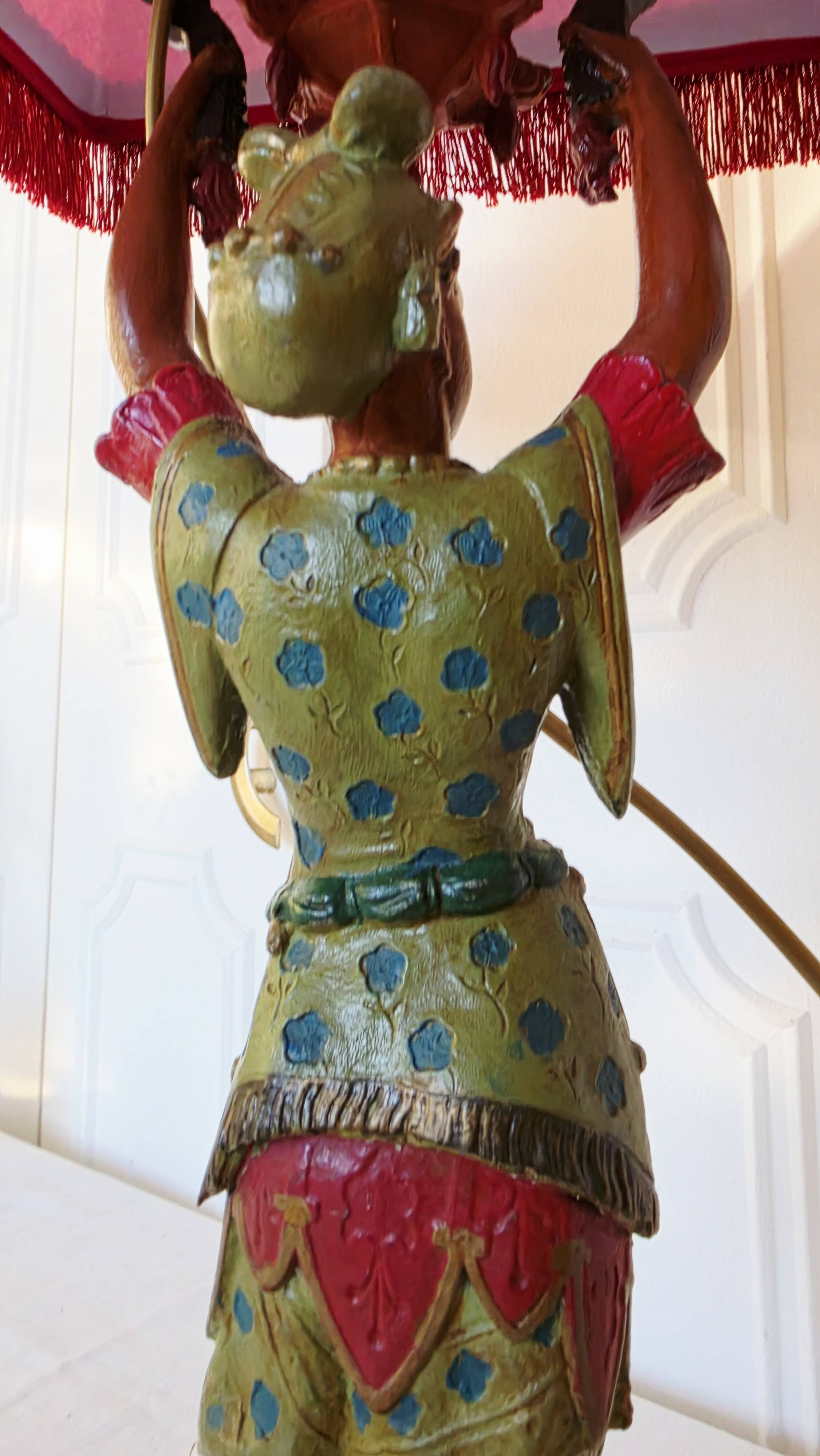 Lampe orientaliste ancienne, XIXe siècle, représentant un majordome nubio