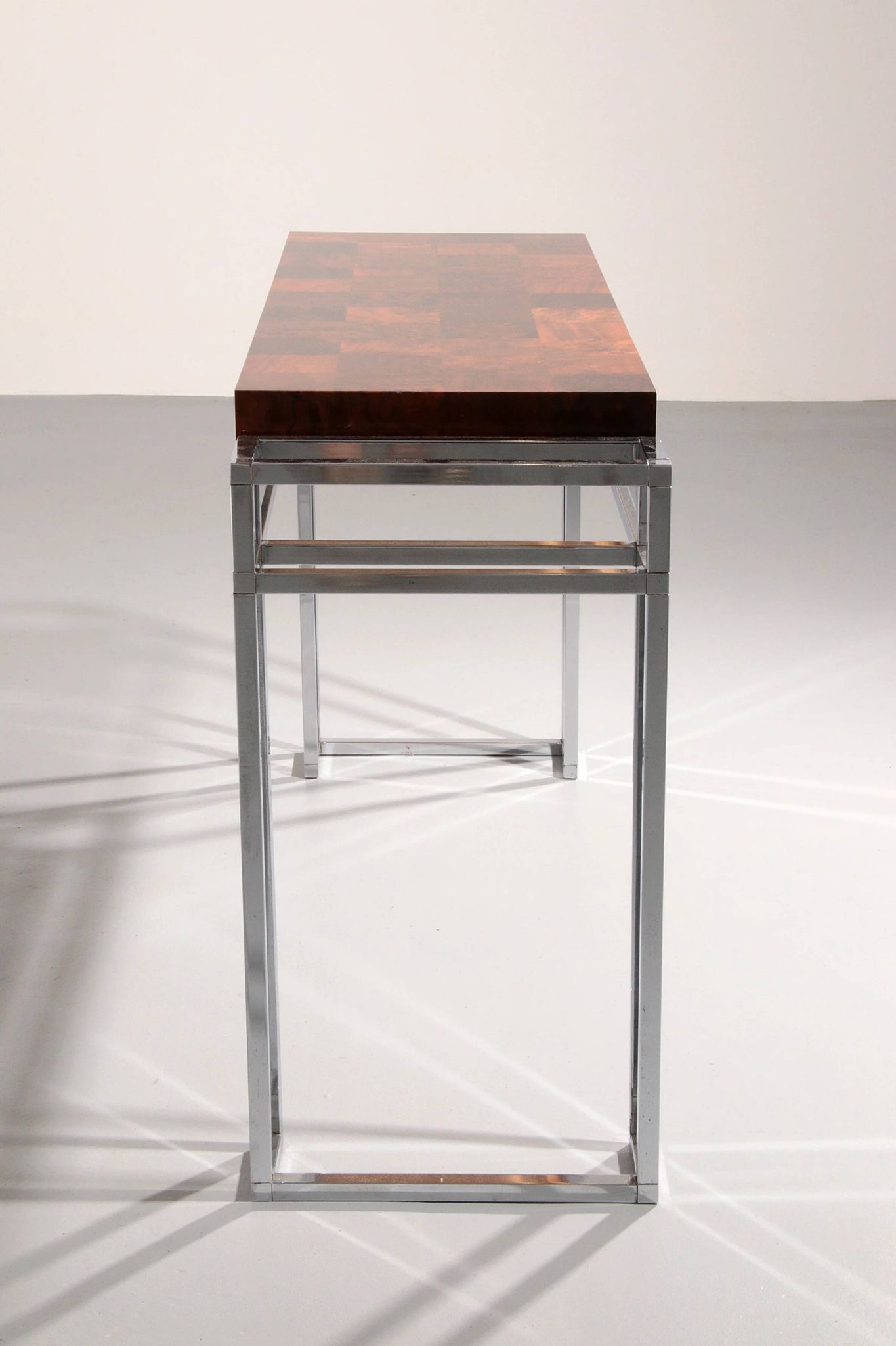 Table console en chrome et bois d'Aldo Tura, années 1970