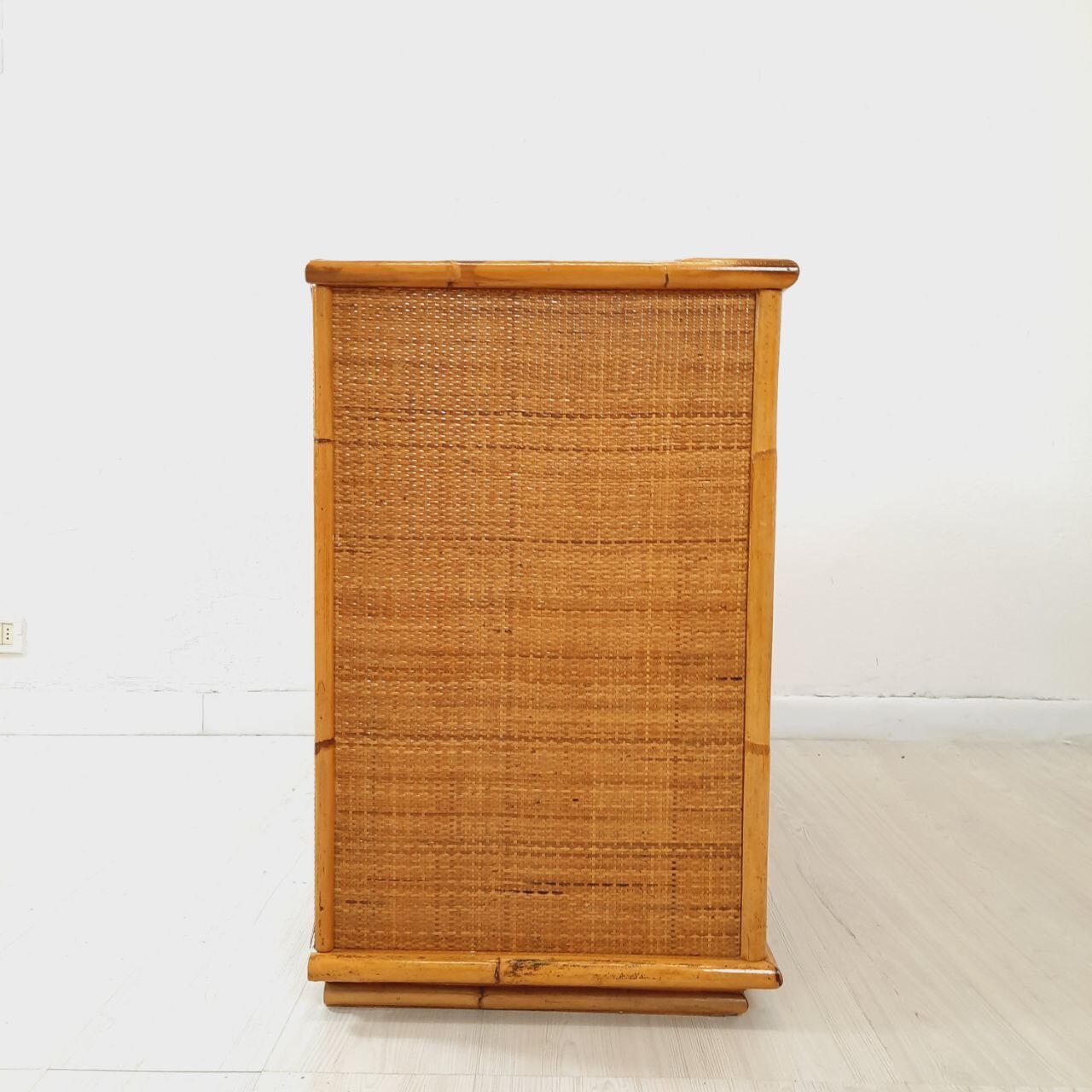 Vintage bamboo bedroom, Dal vera, wicker