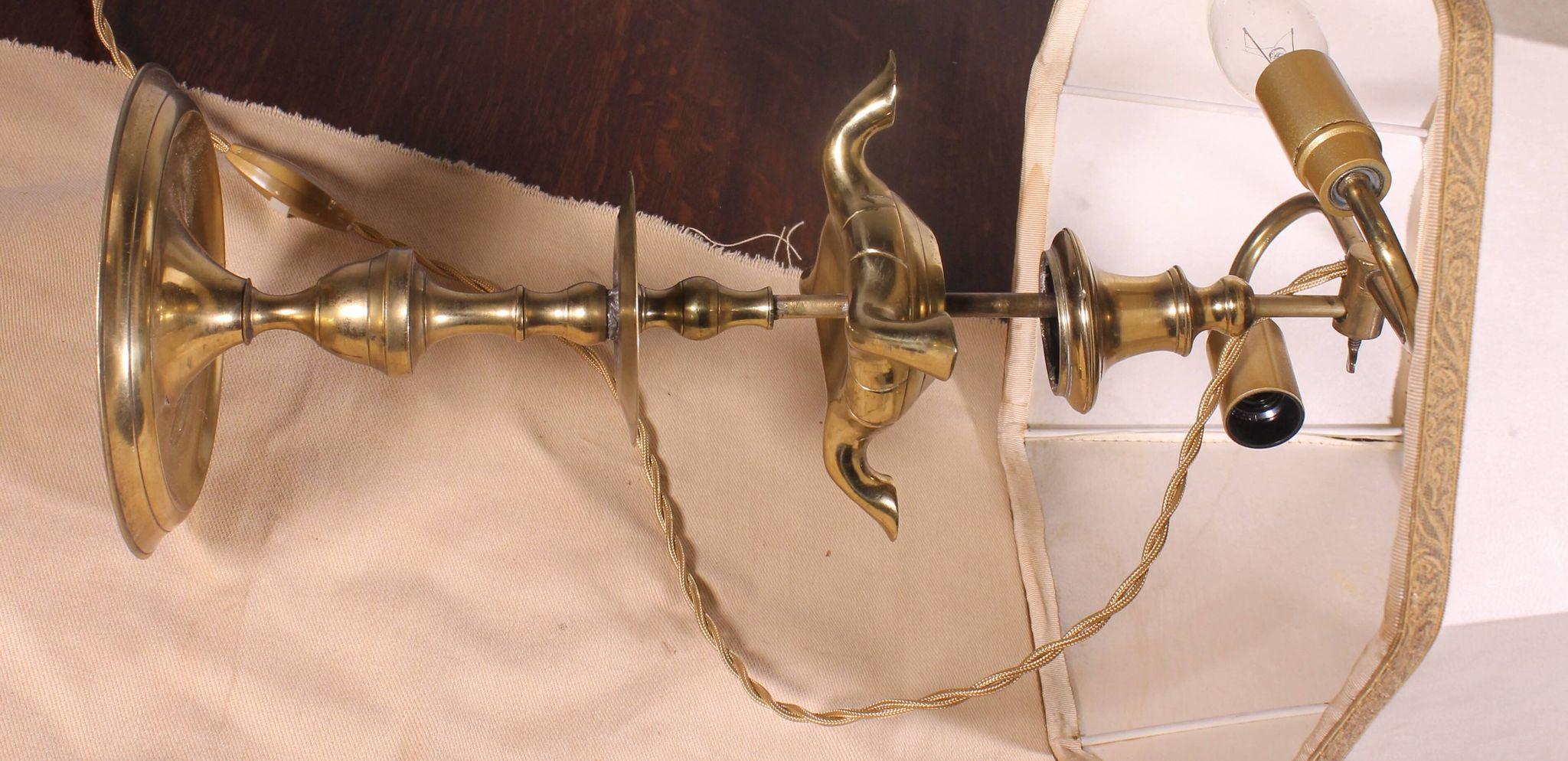 bronze oil lamp - 18th century - Spain converted into a lamp with its shade