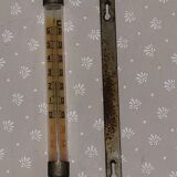 Wall-mounted industrial thermometer