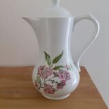 Porcelain teapot of Limoges Royal Lily