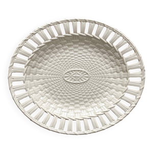 Plat en faïence fine