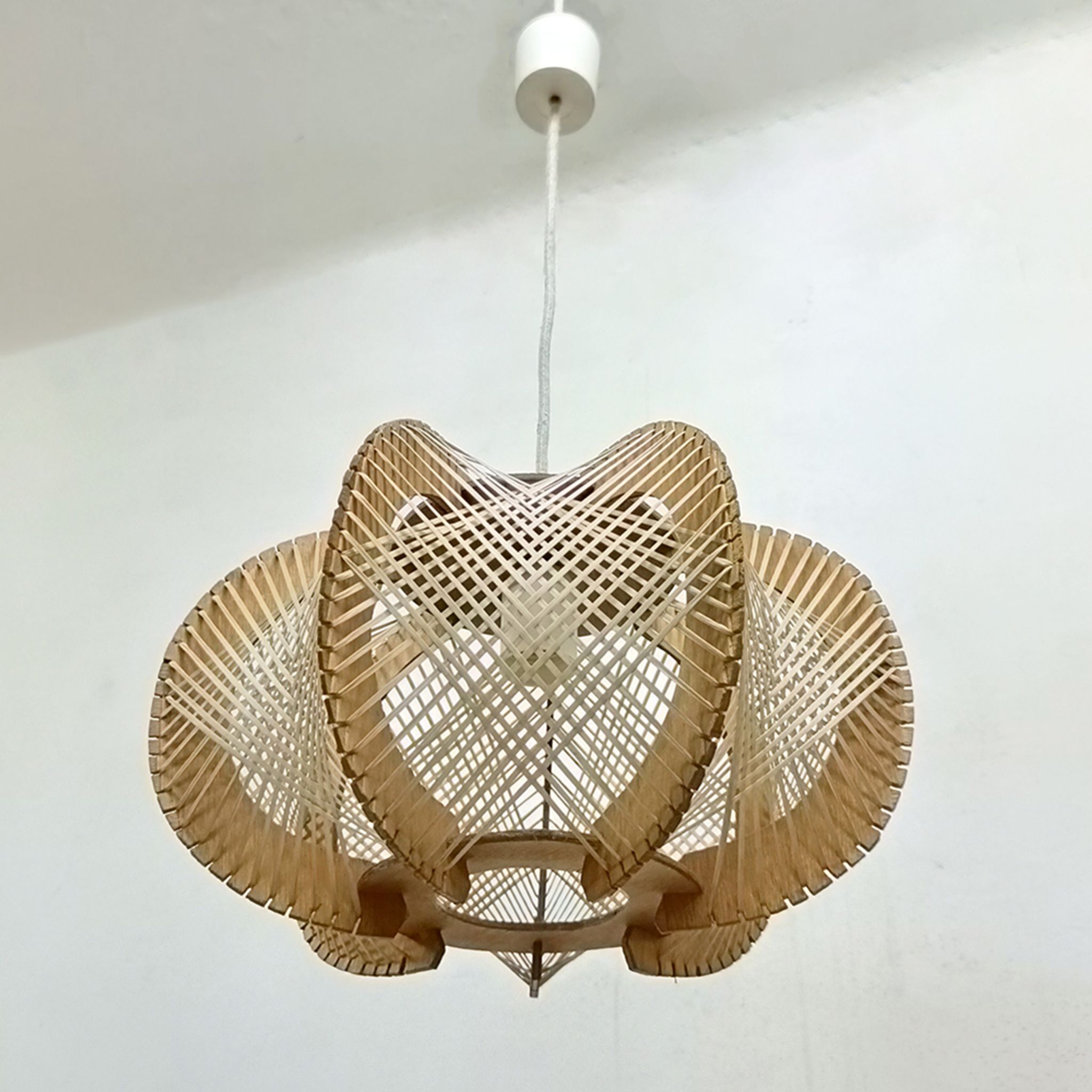 Suspension nordique en bois du milieu du siècle, années 1960