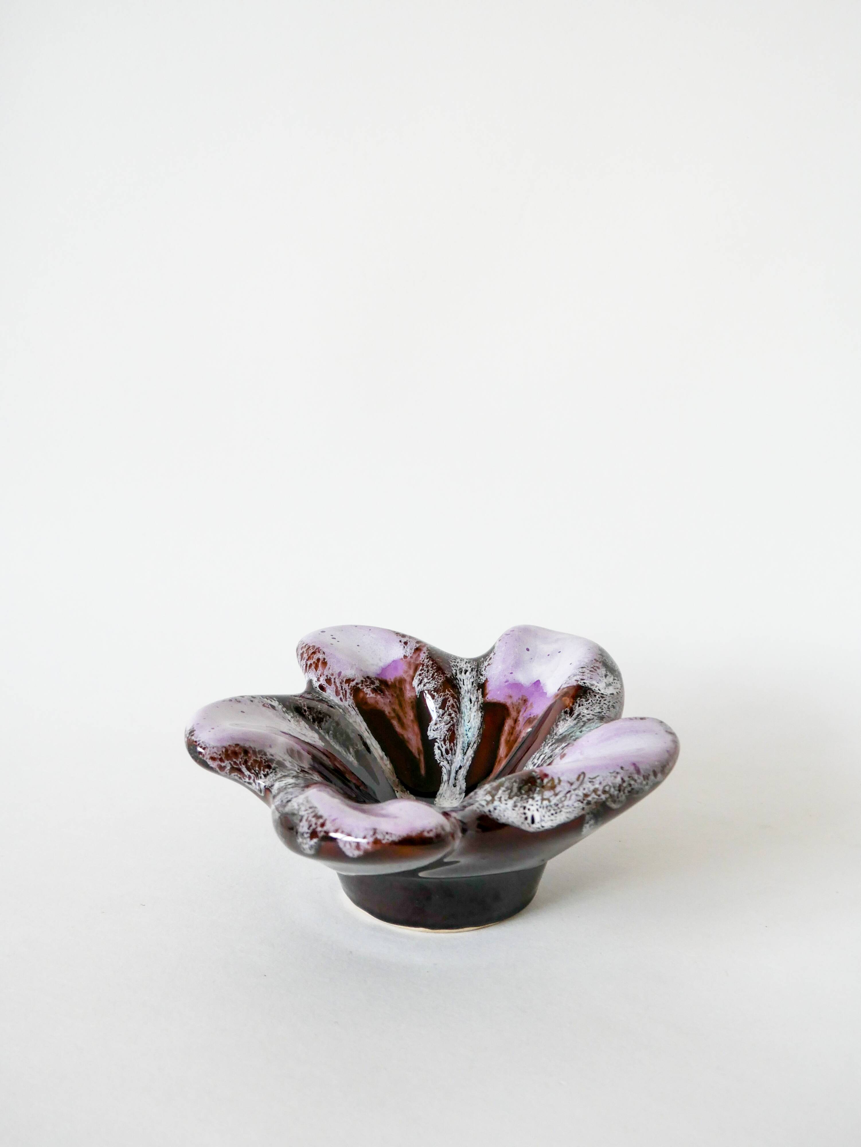 Purple lilac and brown star ceramic pocket tray / cup 1970