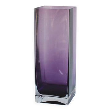 Vase vintage en verre coloré rose-violacé