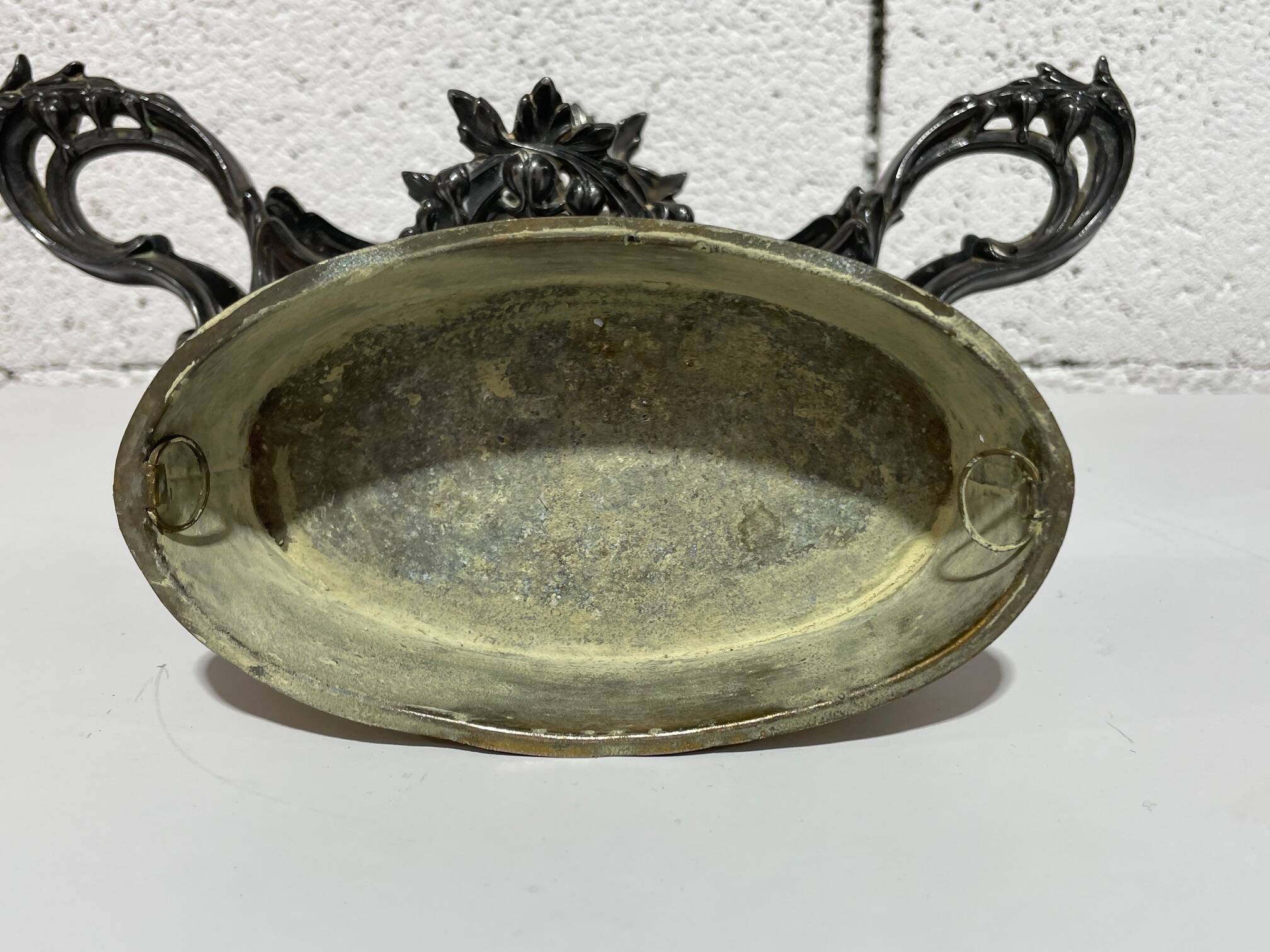 Table jardinière and its silver-plated tray in Louis XV style.