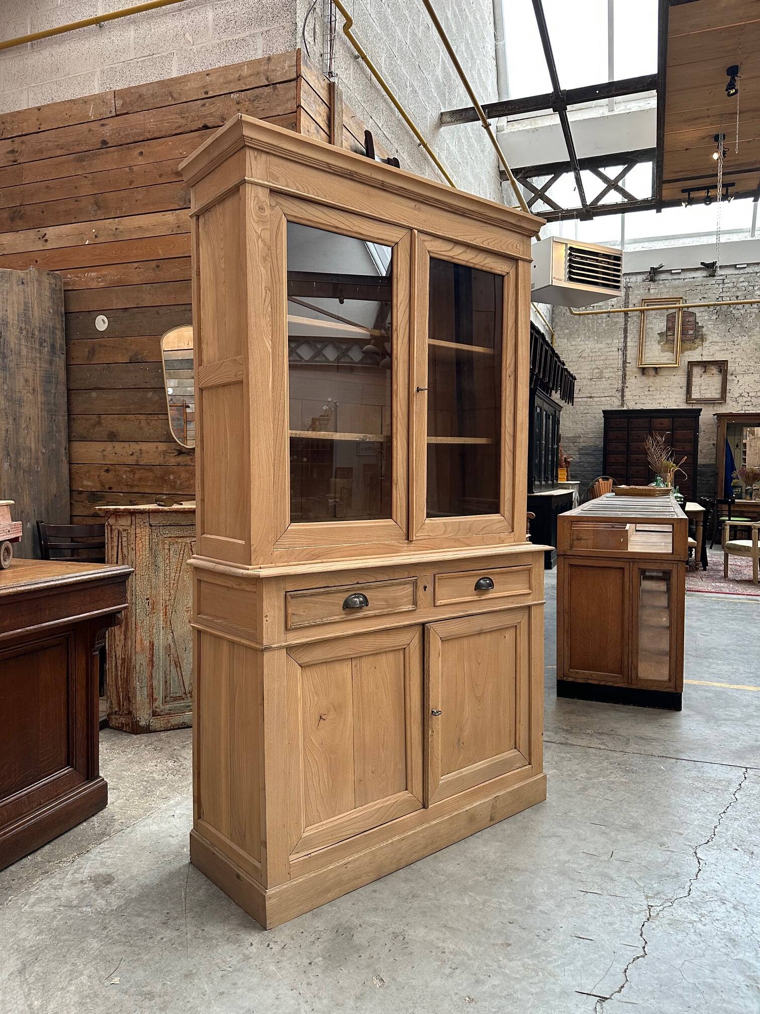 Solid elm dresser, early 20th century