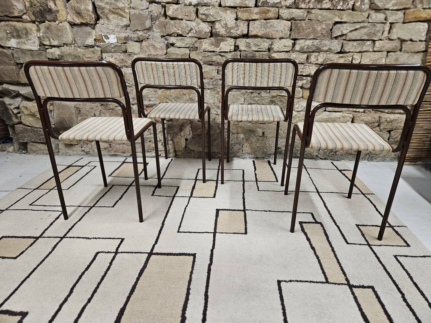 Set of 4 vintage stackable chairs 1980