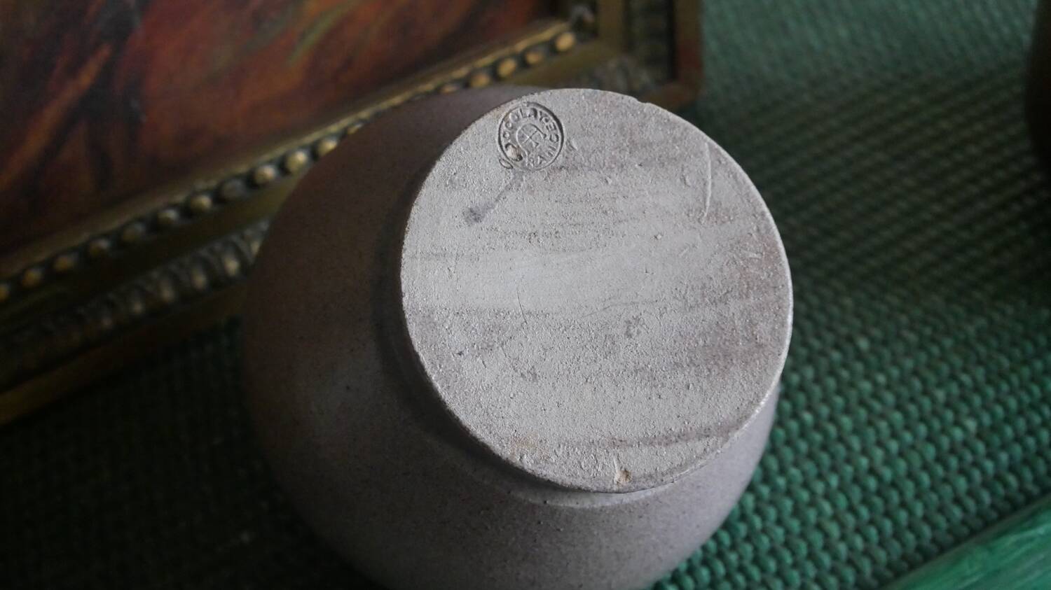 Stoneware flower holder Accolay