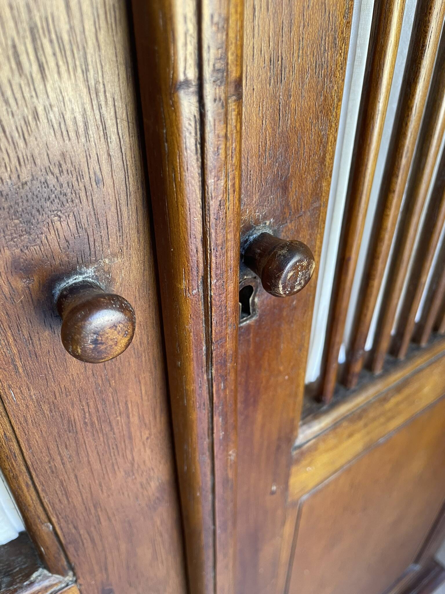 Beautiful antique solid wood wardrobe, country chic / Provençal, carved.