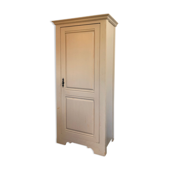 Wardrobe / hosiery maker