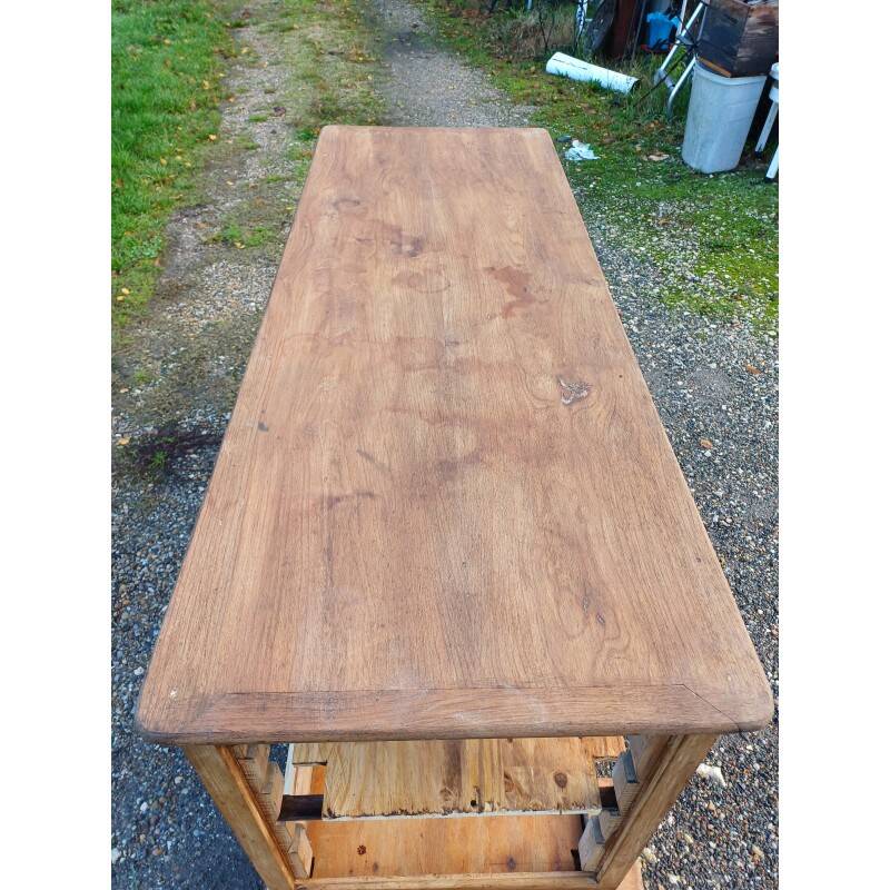 Shop counter furniture for a "draper"