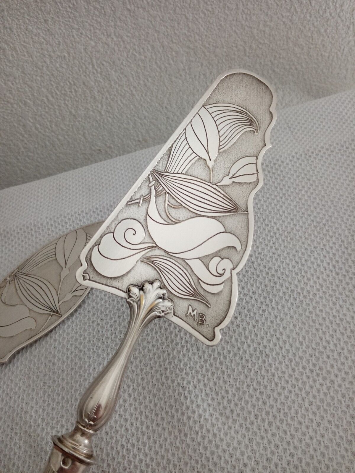 Cutlery with minerva silver handle