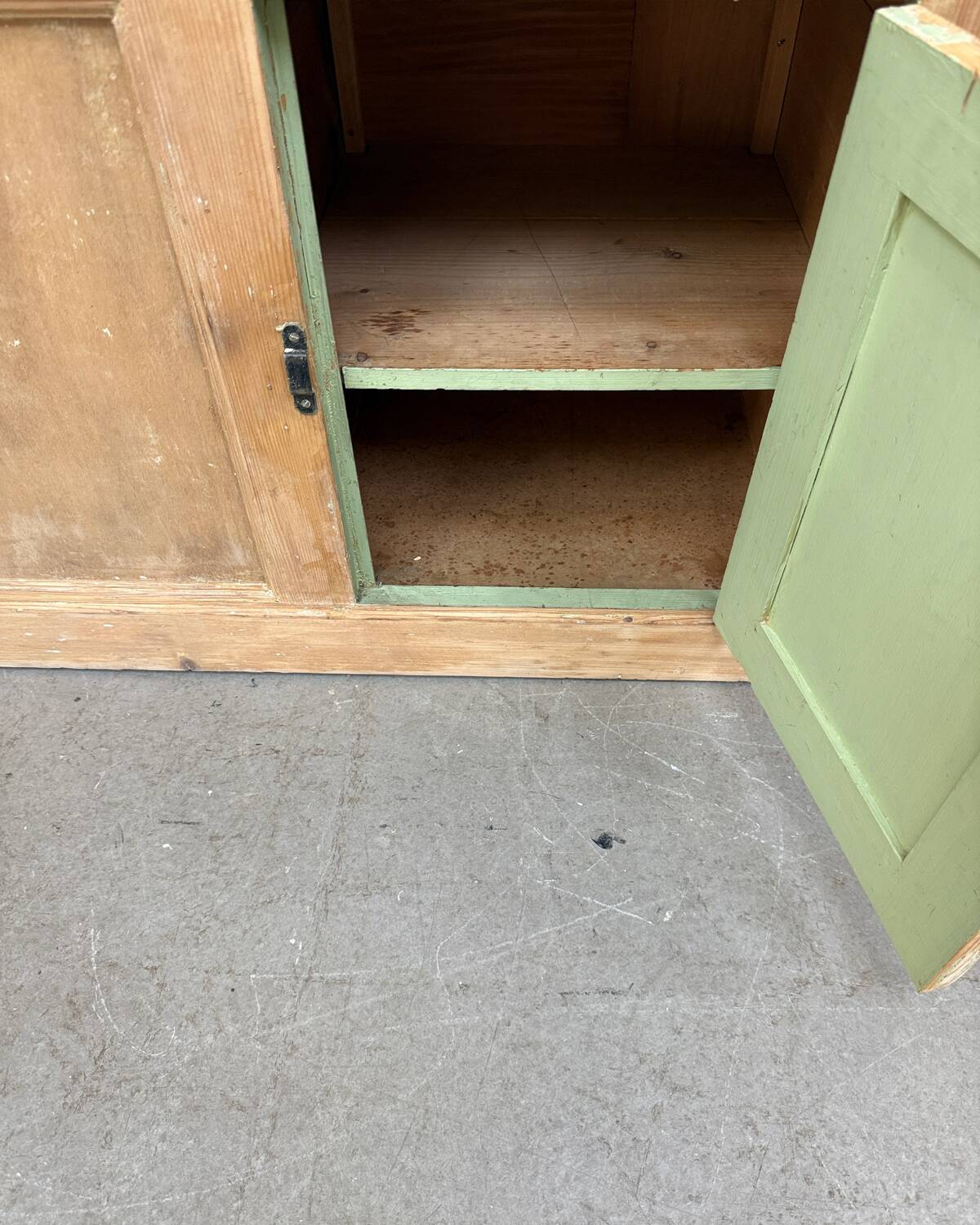 Buffet bas de campagne, rénové