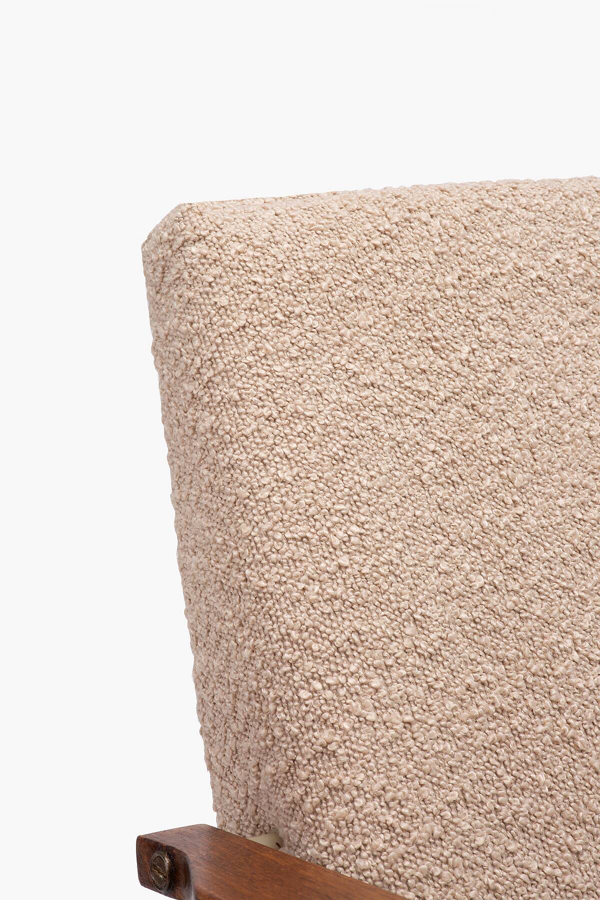 Fox armchair with footrest