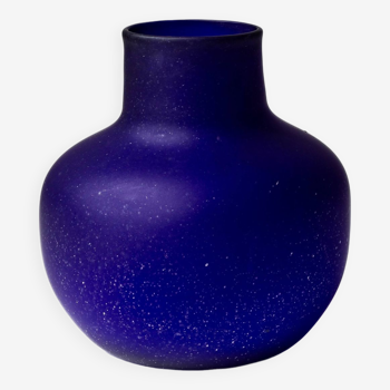 Vase en verre soufflé bleu cobalt⎮Années 60