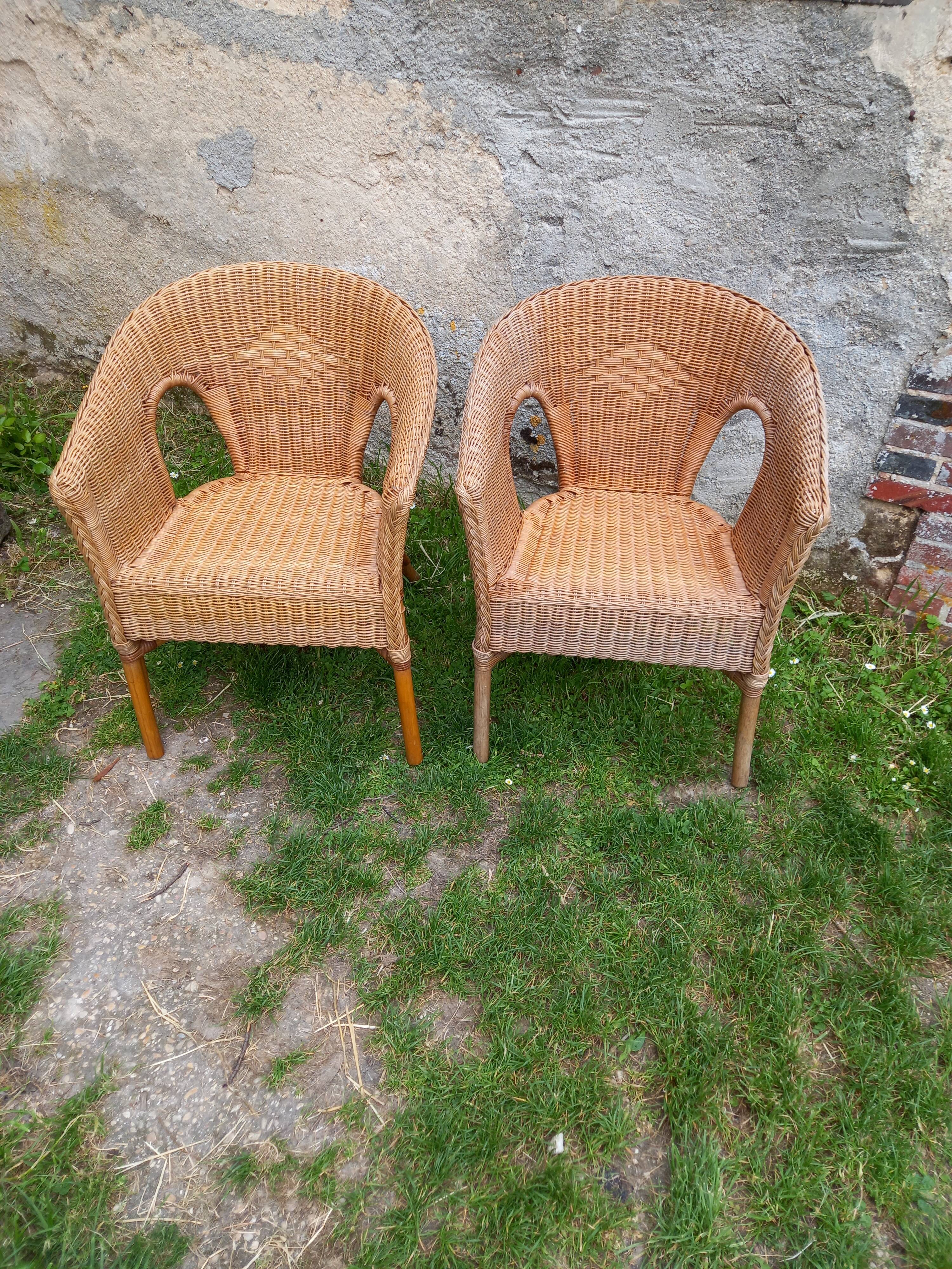 Set of 2 rattan armchairs