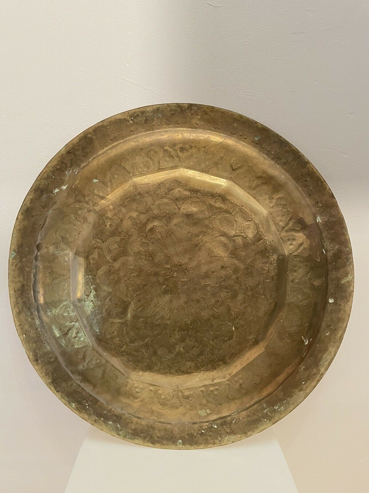 Superb large plateau chiseled oriental copper. chic ethnic vintage deco
