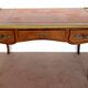 Bureau d'apparat de style Louis XV Dessus de cuir rouge XX siècle