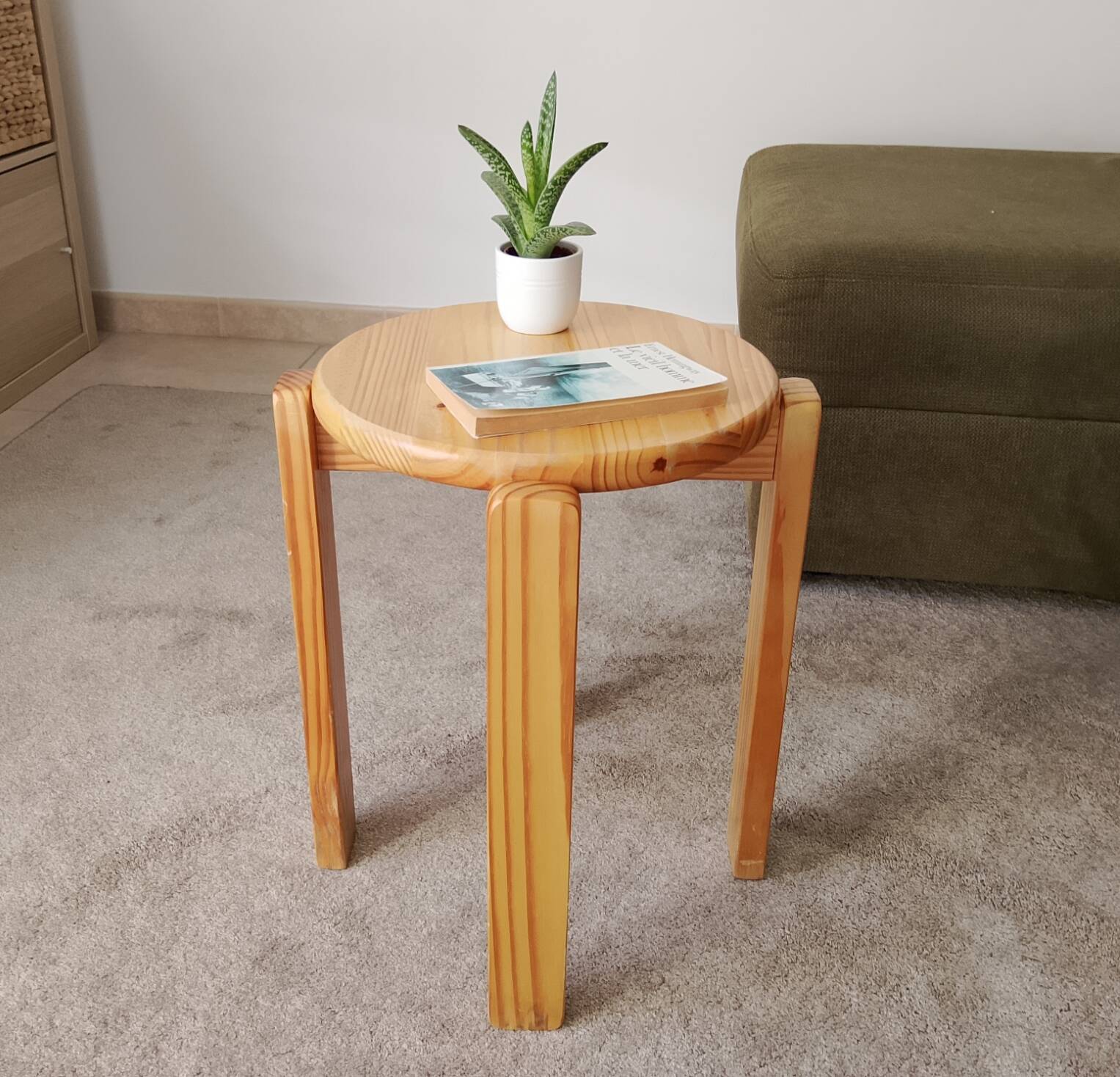 Vintage stool in solid pine chalet/Scandinavian style.