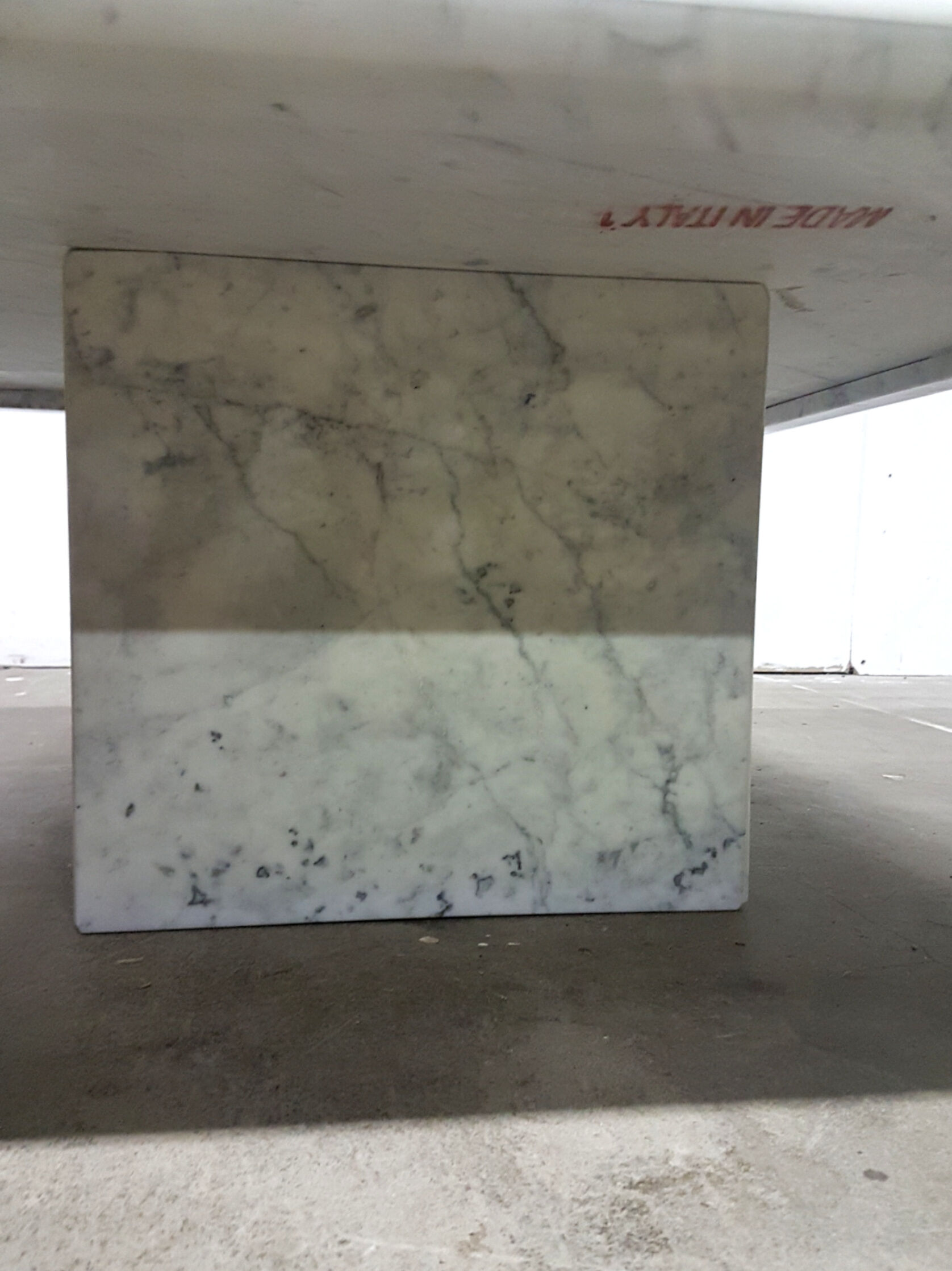 Carrara marble coffee table, Italy 1970s