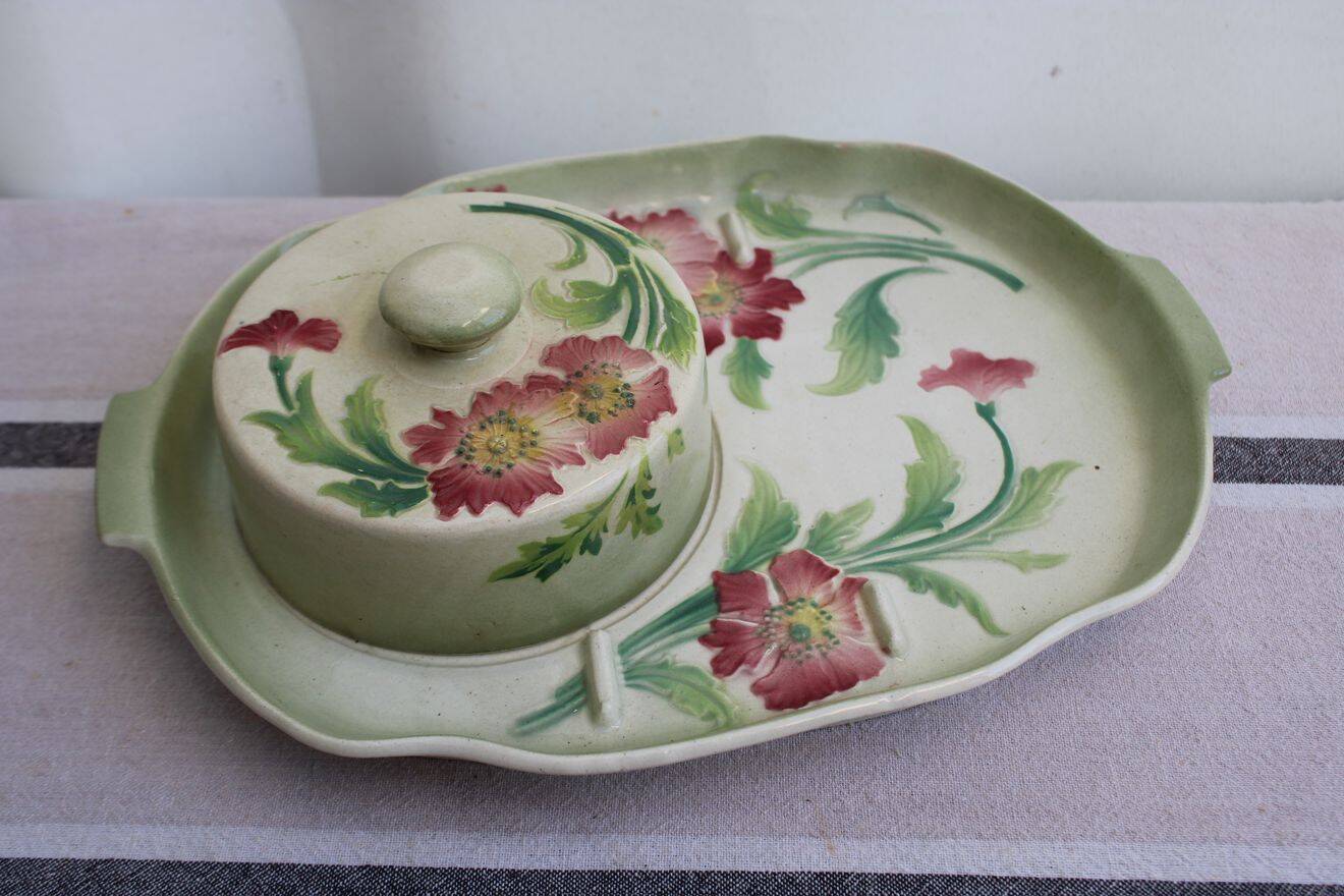 Ceramic cheese board