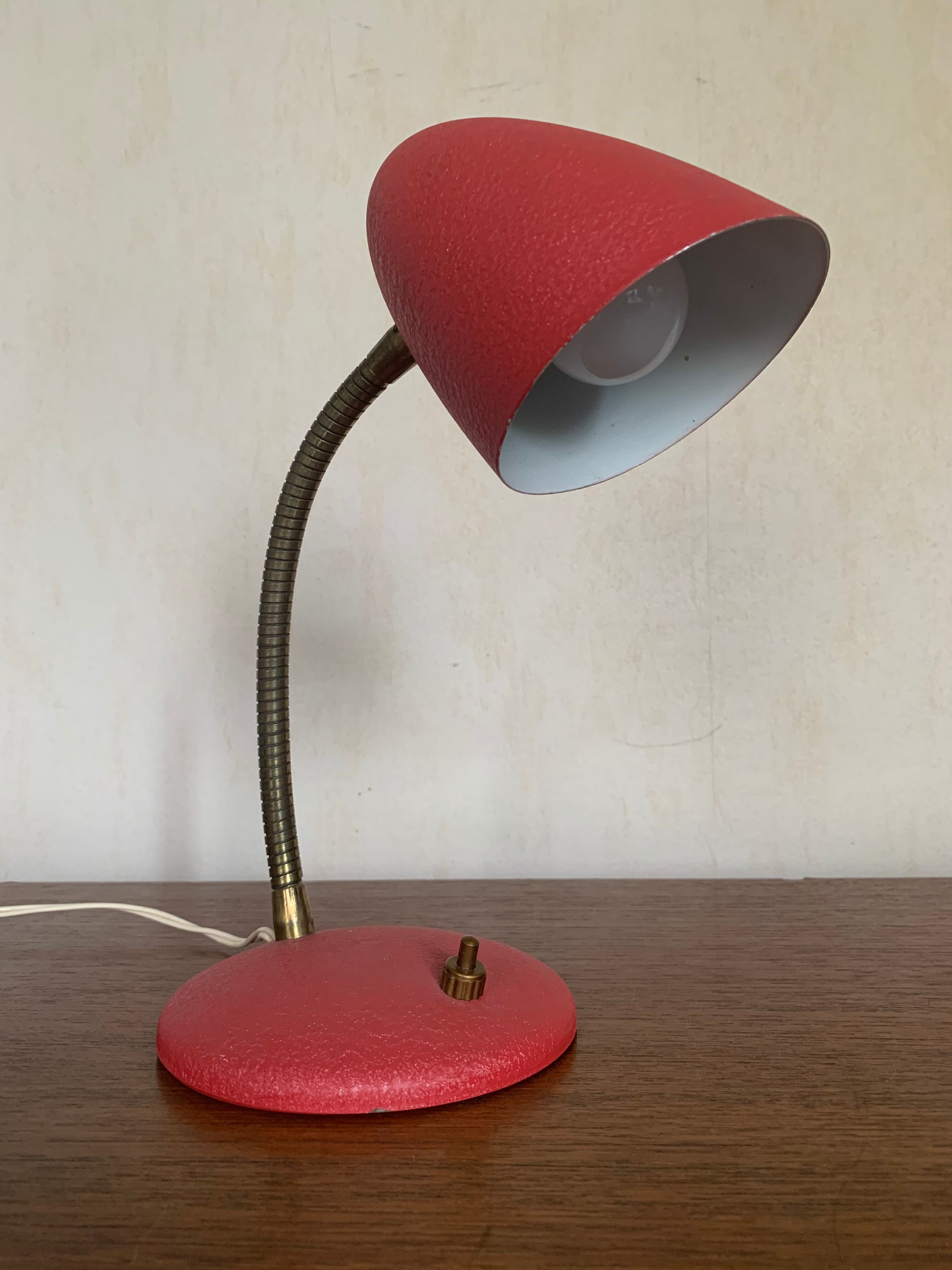 Desk lamp