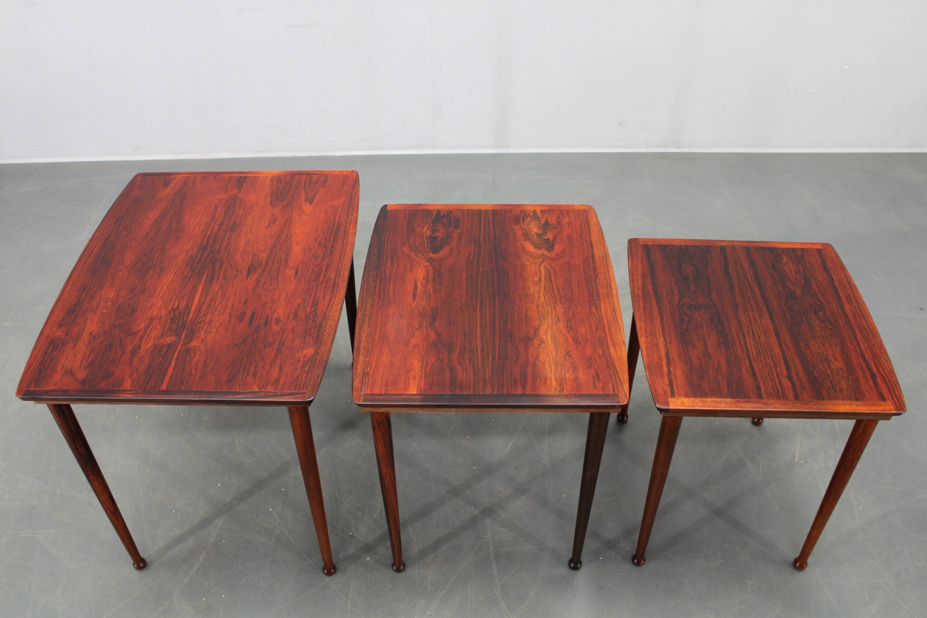 Mid-century Danish nesting tables in solid wood and veneer, 1960s