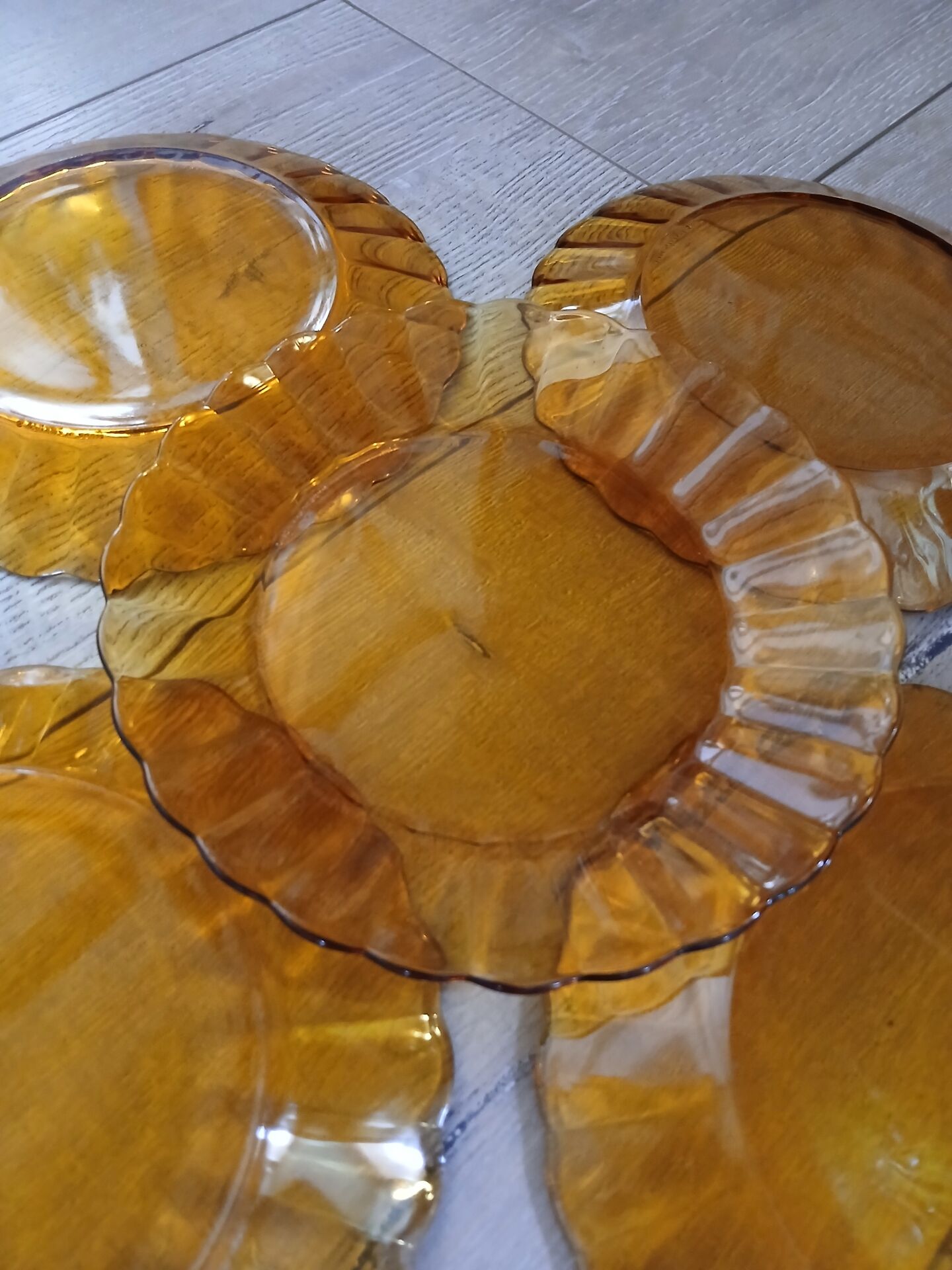 5 vintage Duralex dessert plates