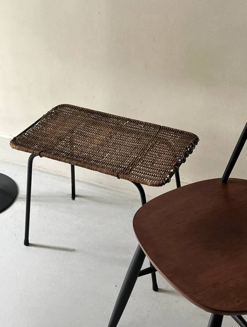 Vintage side table in black metal and wicker, 1950.