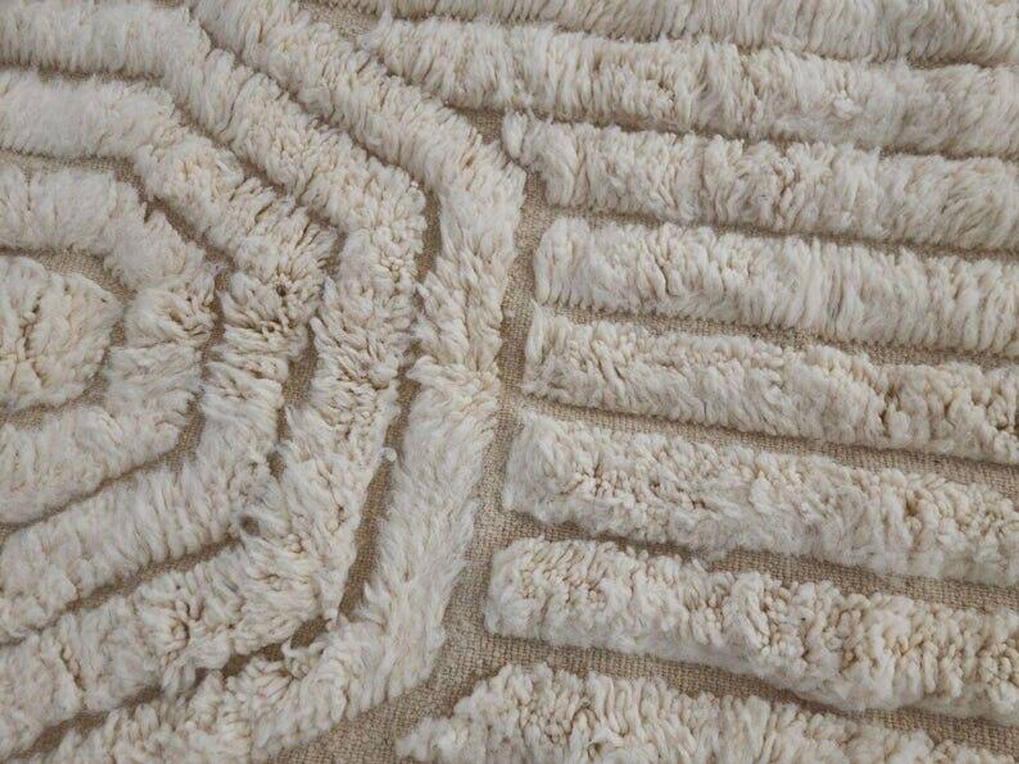Handmade pure wool rug, size 150 x 250 cm.