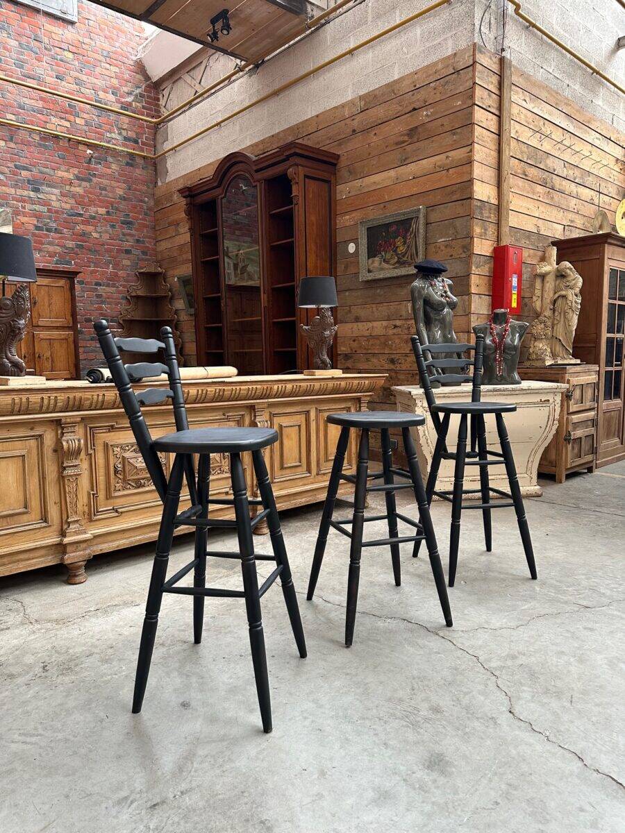 Set of 3 bar stools