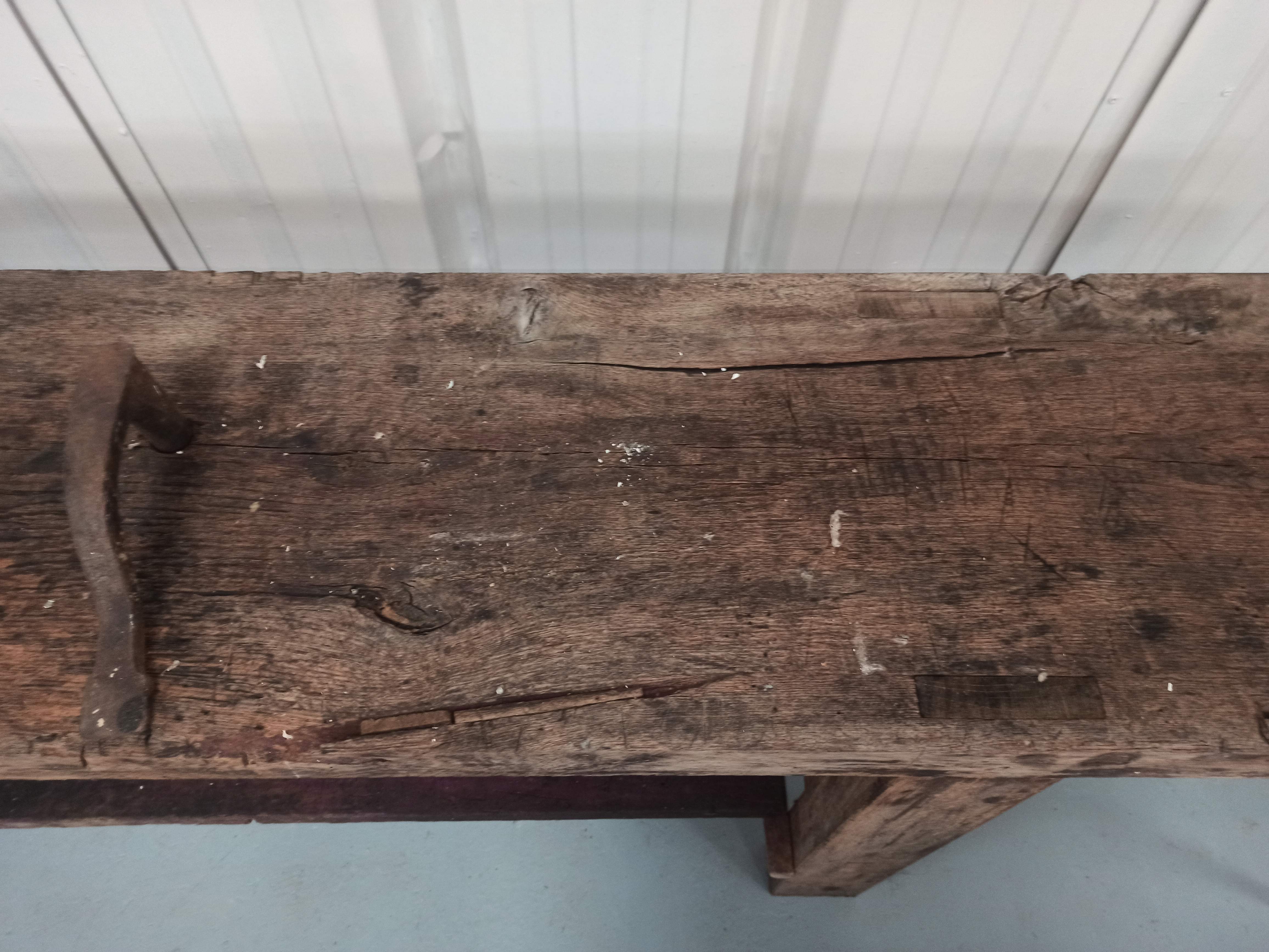 2m40 - Large old wooden workbench - vice - valet