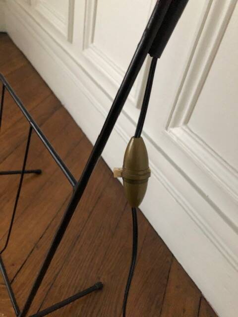 Tablet floor lamp and magazine holder with diabolo