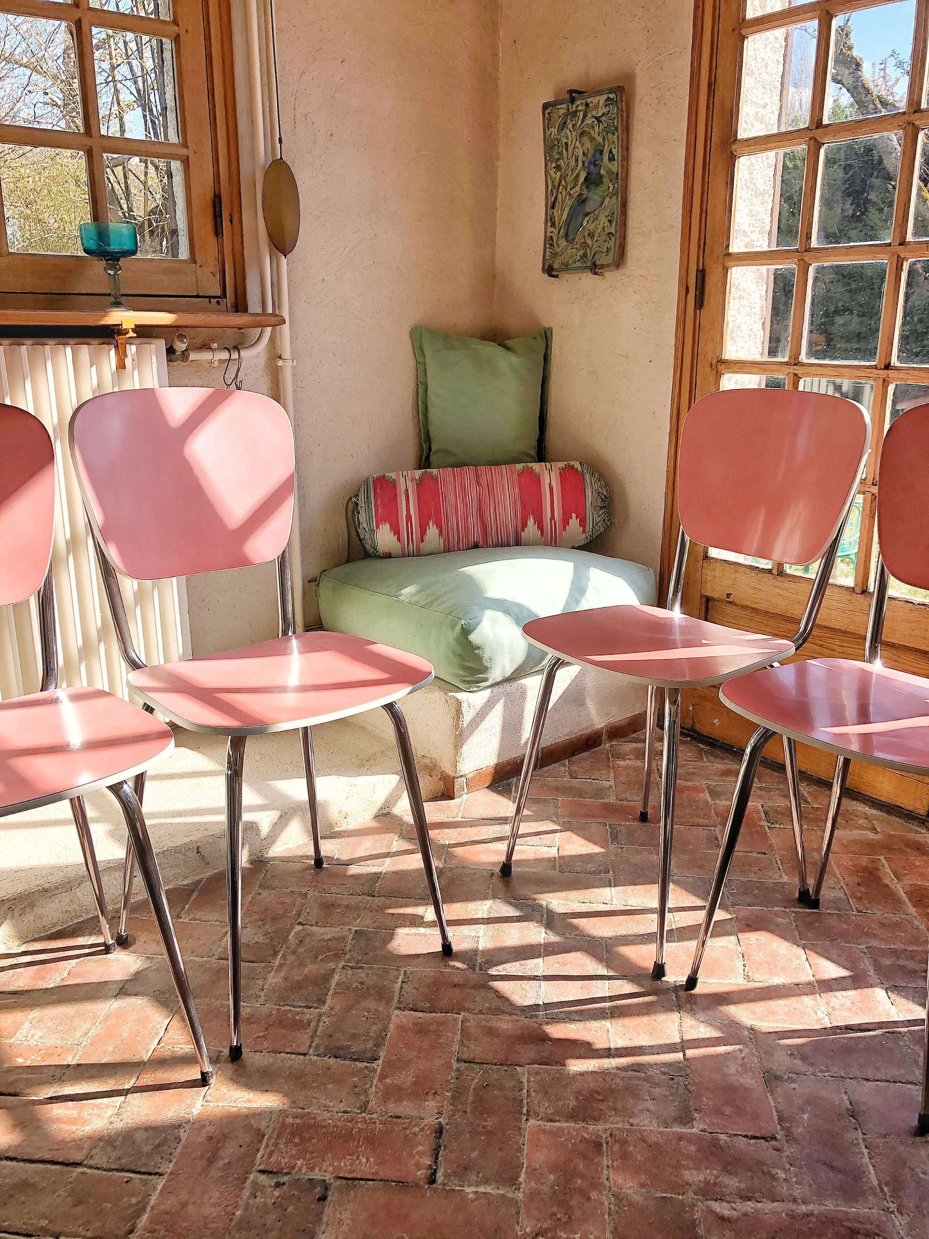Set of 4 chairs in pink formica