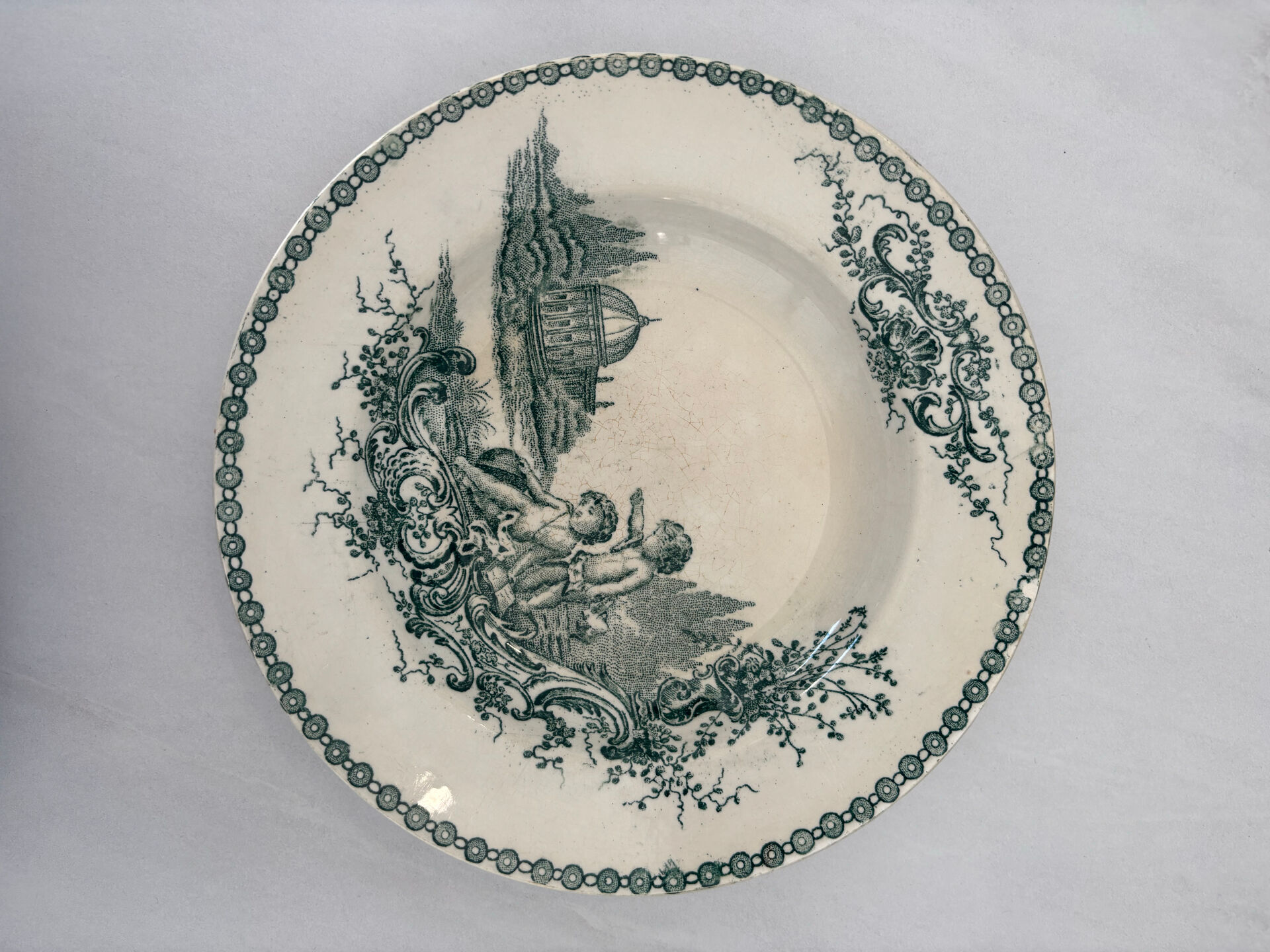 Assiette creuse terre de fer St Amand modèle trianon verte - faïence a