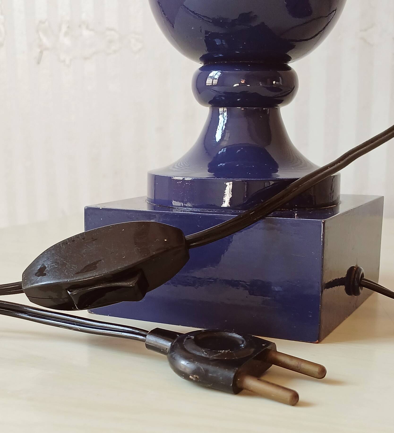 "Violet blue" lamp by Philippe Capelle, original lampshade, circa 1950