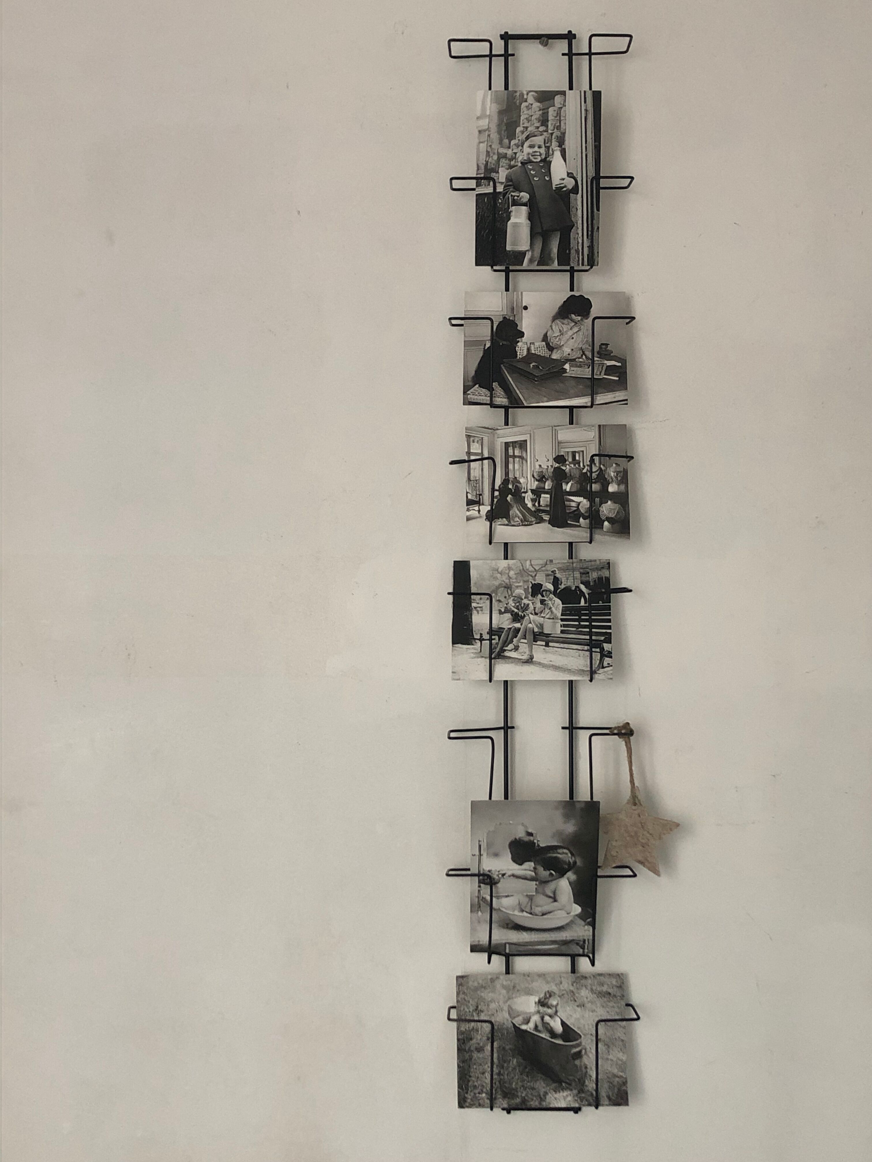 Postcard display, photos - model 8 compartments
