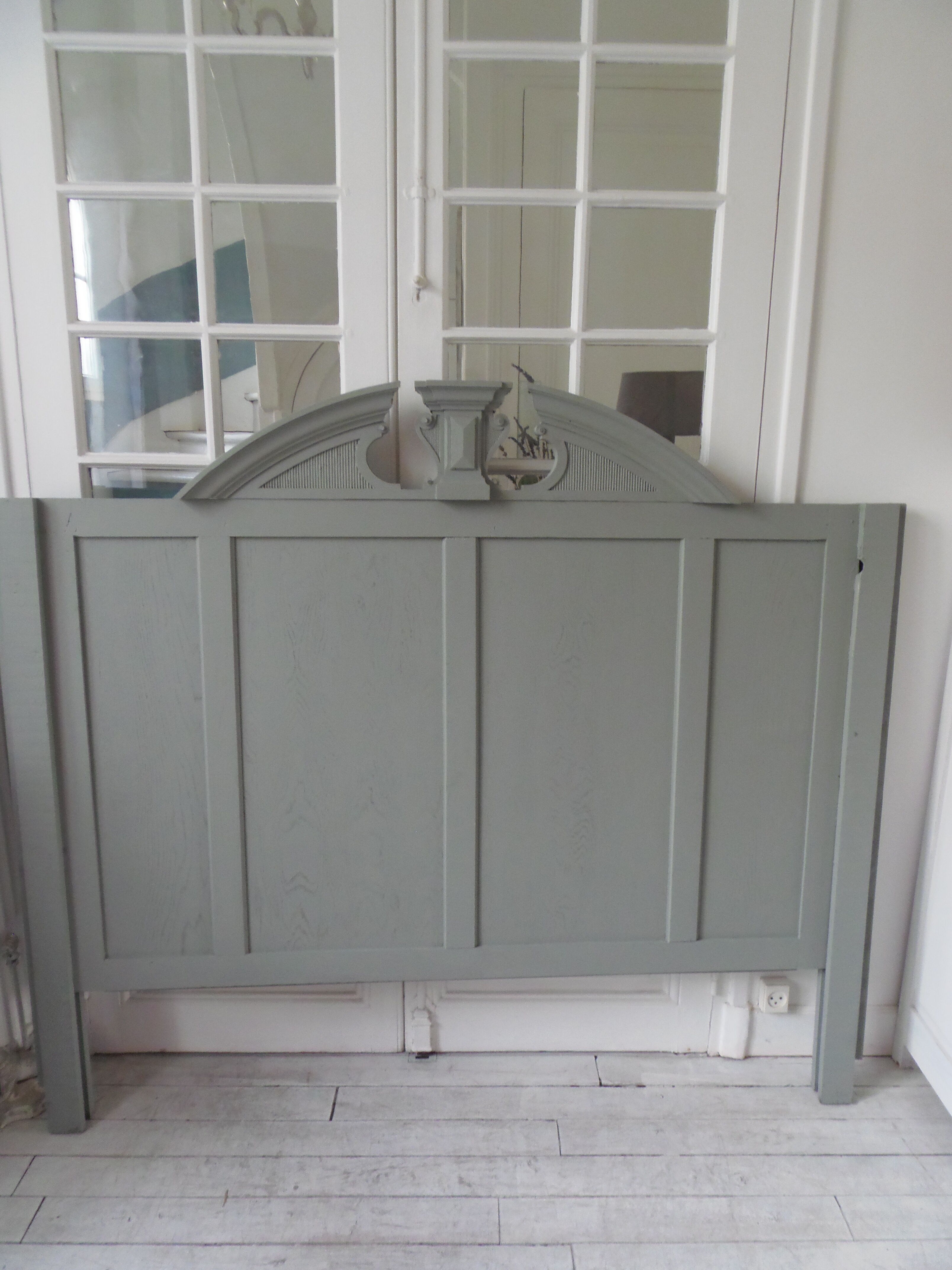 Headboard for a bed of 160 patinated green of gray