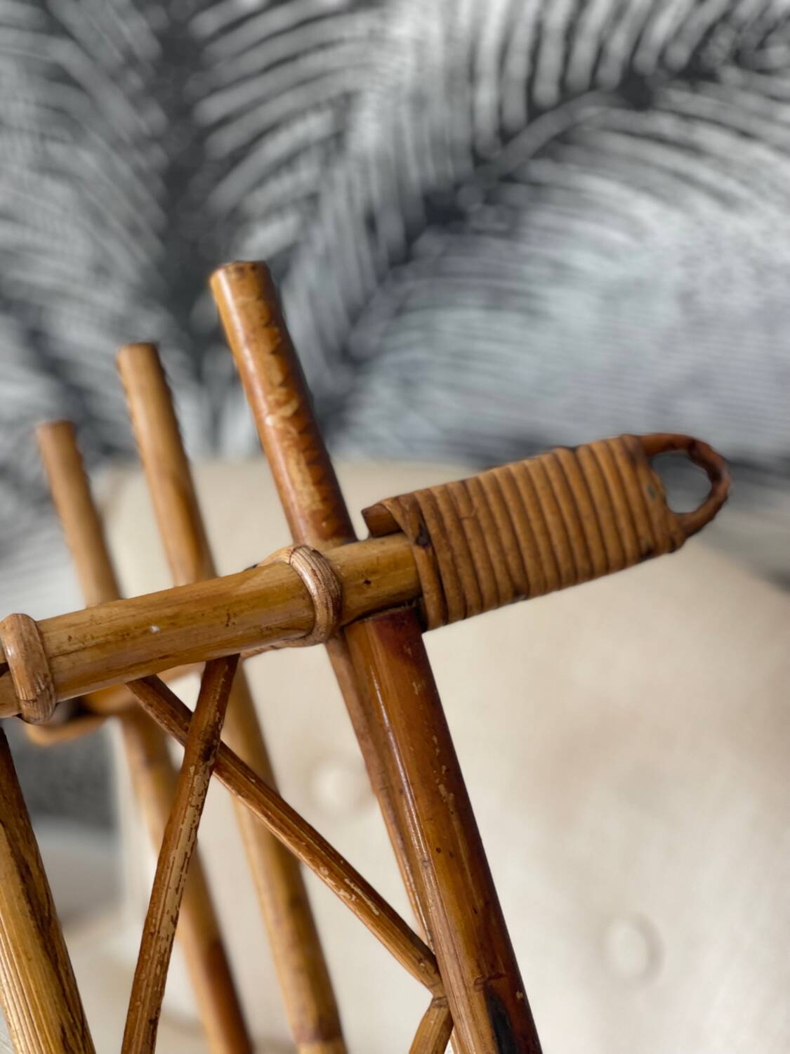 1960s rattan wall hook shelf