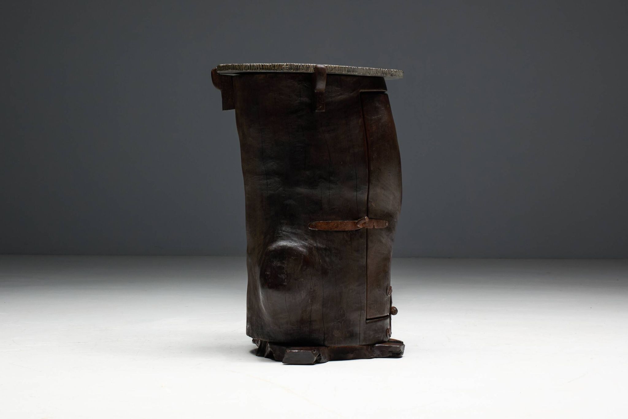 Table d'appoint rustique vernaculaire, France, 19e siècle
