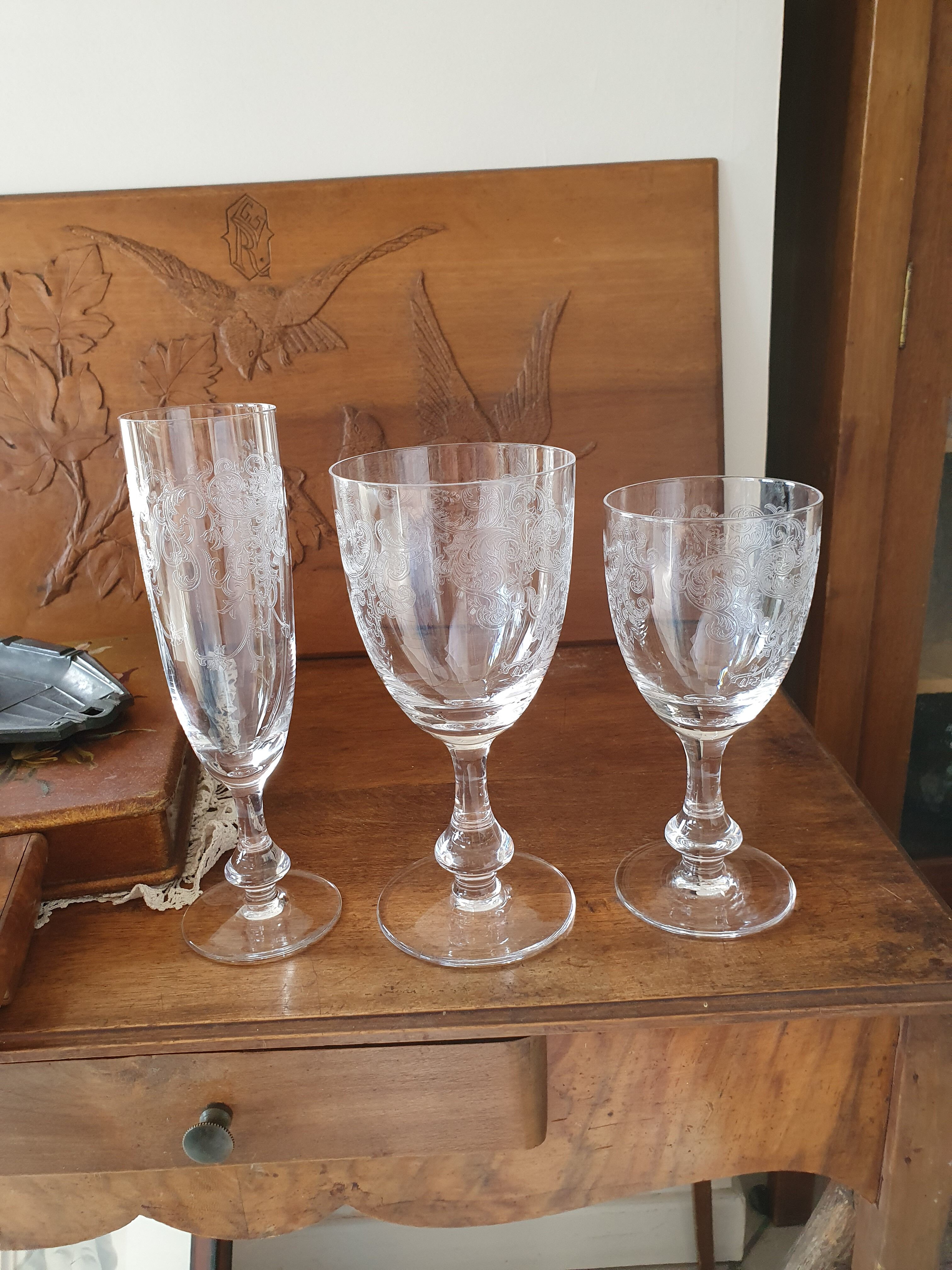 Royal Champagne 24 crystals glasses