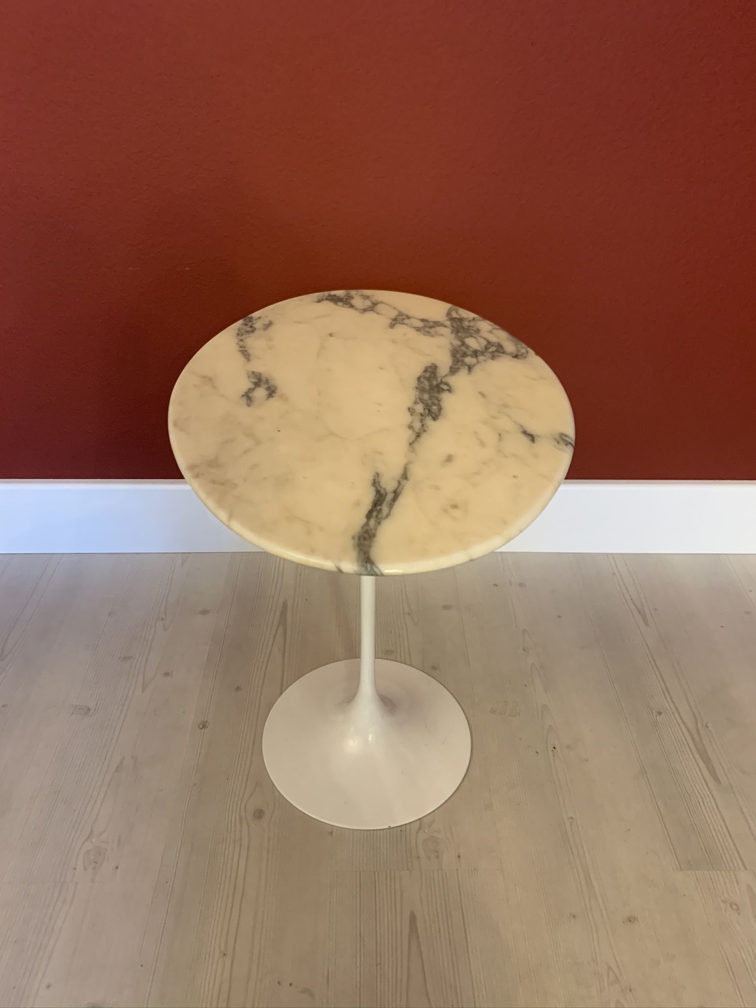 Eero Saarinen marble side table for Knoll International 1970s