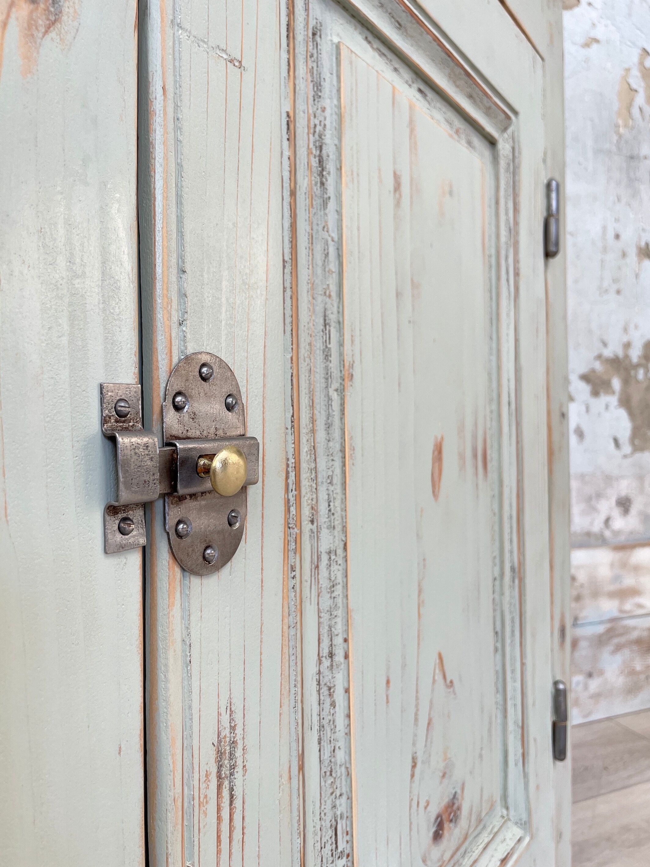 Two-body display cabinet, circa 1900