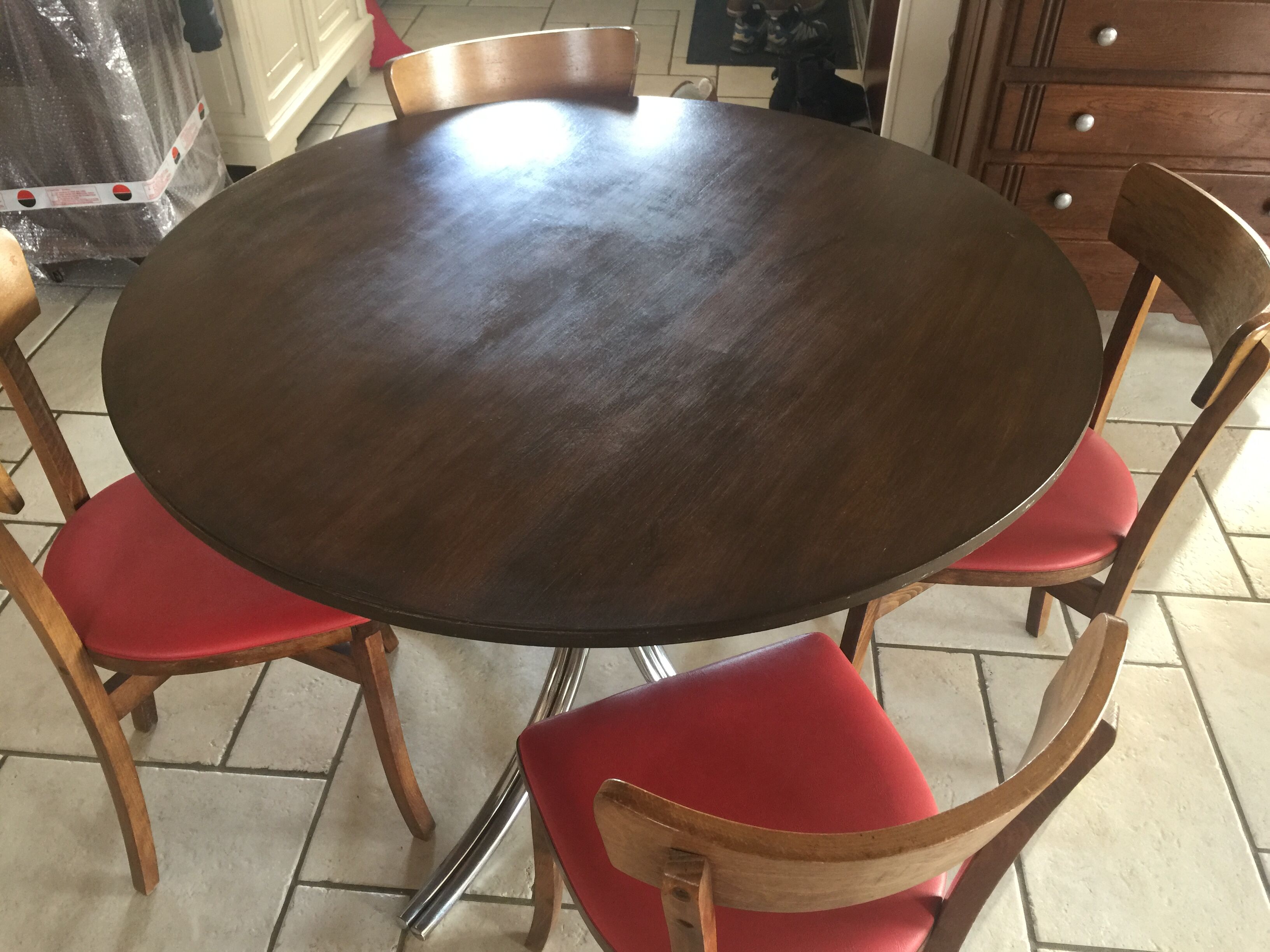 Round table from the 70's chrome and wood
