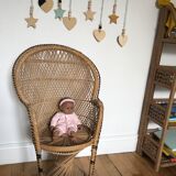Emmanuelle chair for children